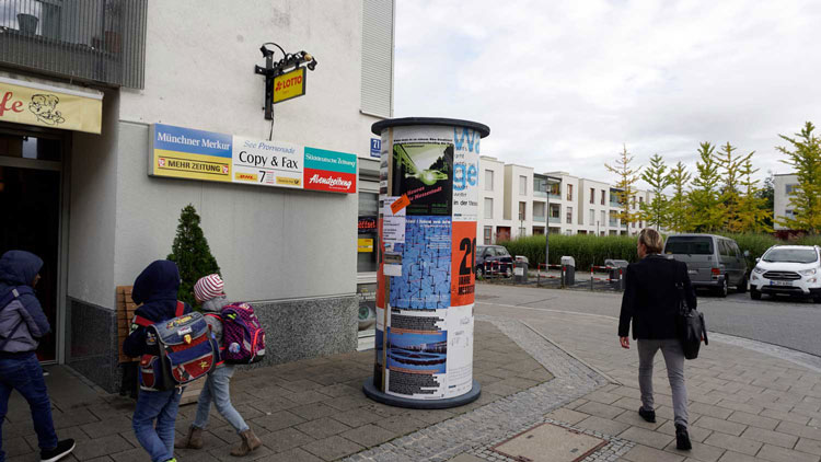 Litfass_LidasPassanten Litfass_LidasPassanten
